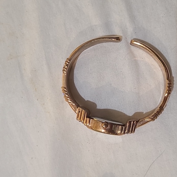 EUC  Vernier brand Rose Gold bangle watch - Picture 5 of 8